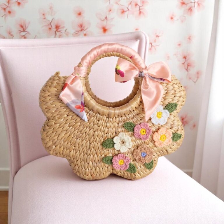 Phromthong Scalloped Straw Holiday Bag Handmade Eco-Friendly Tote